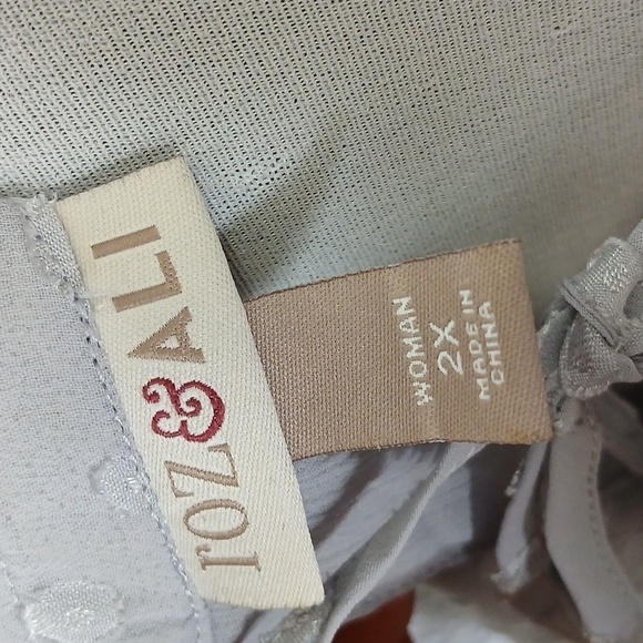 Roz& Ali lavender polka dot pleated blouse size 2X - Picture 10 of 16